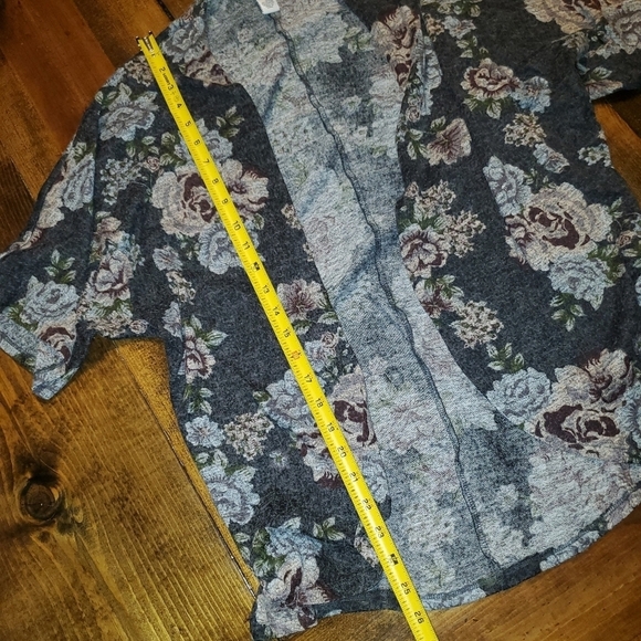 Arizona Jean Co Dark Grey Cardigan with pink Roses - Medium/Large - Picture 3 of 8